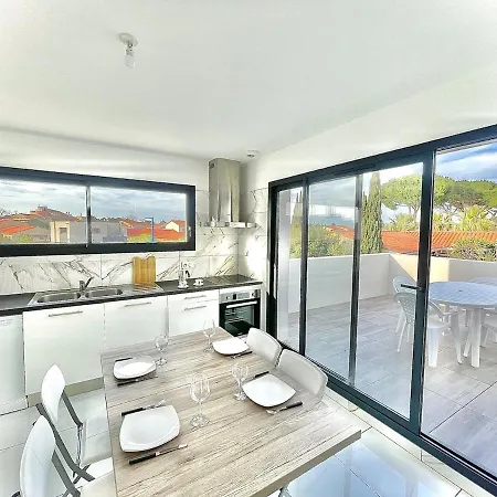Le Calypso, 2 , Parking, Clim Apartment *